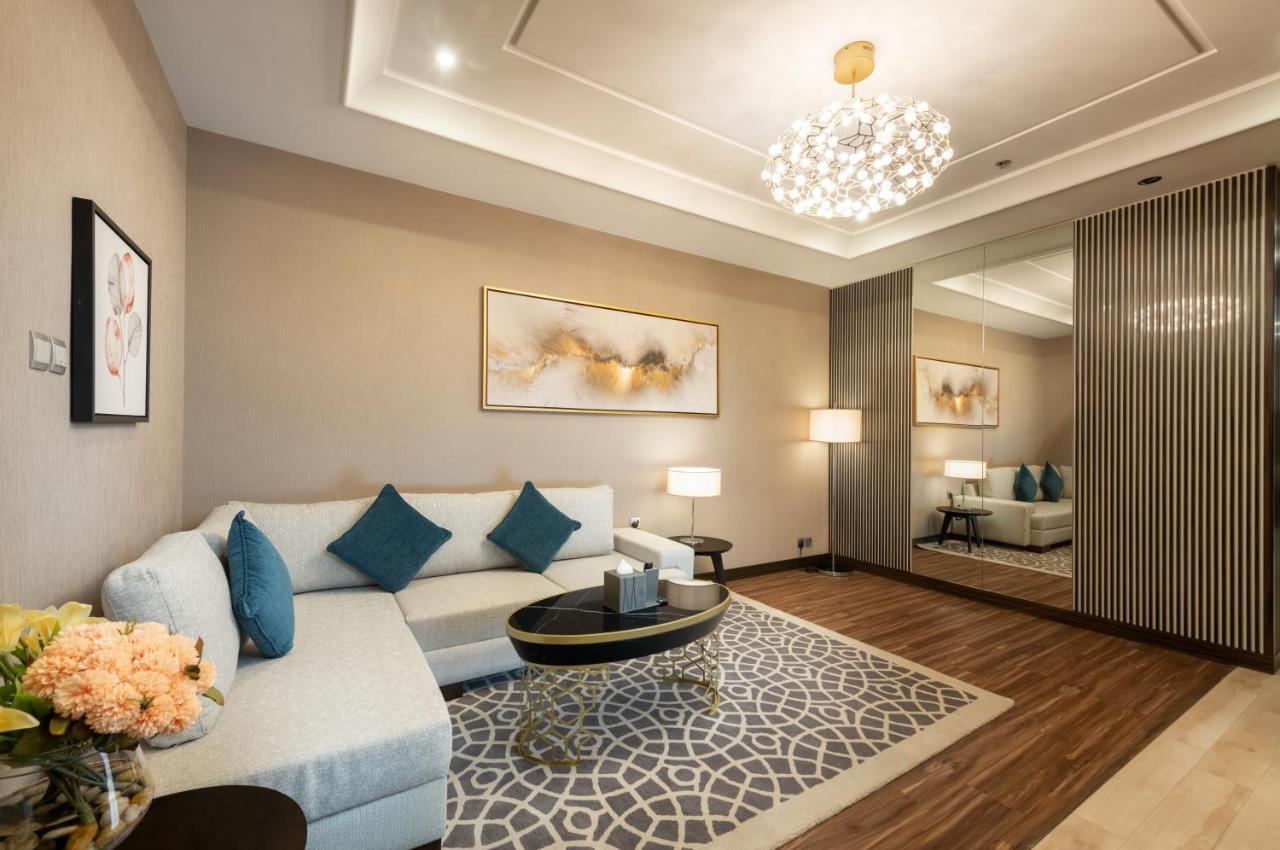 Nivel Hotel Abha Khamis Mushait Exteriör bild A living room at the hotel