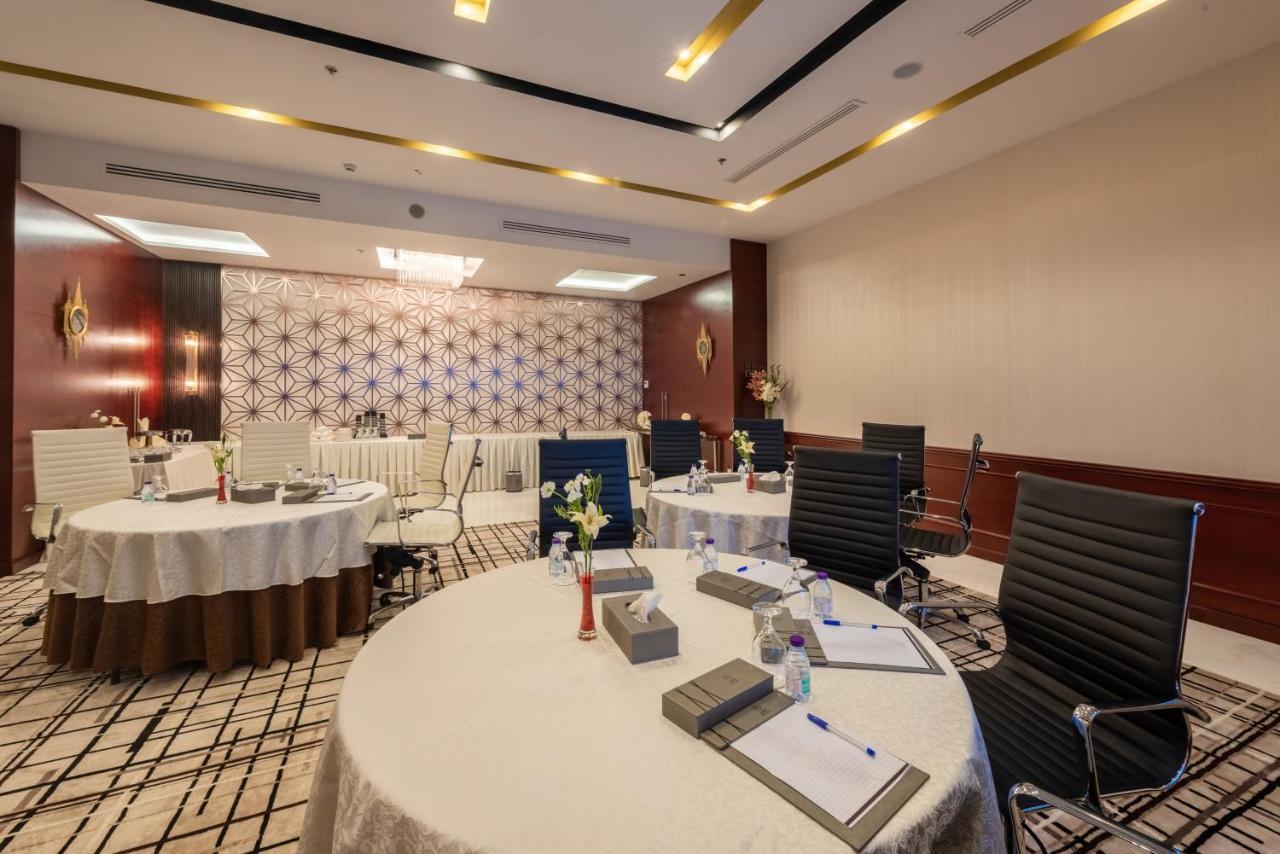 Nivel Hotel Abha Khamis Mushait Exteriör bild Meeting room