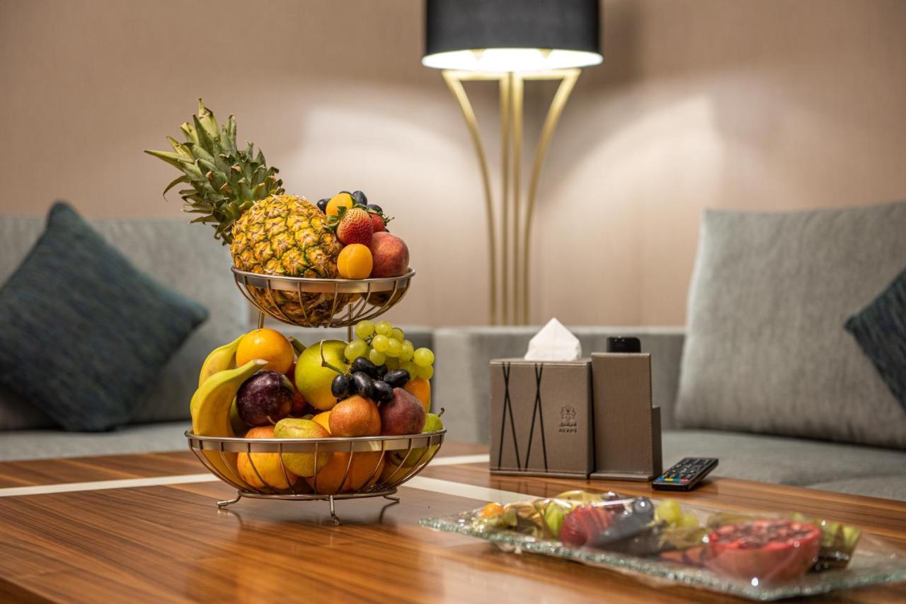 Nivel Hotel Abha Khamis Mushait Exteriör bild Fruit basket