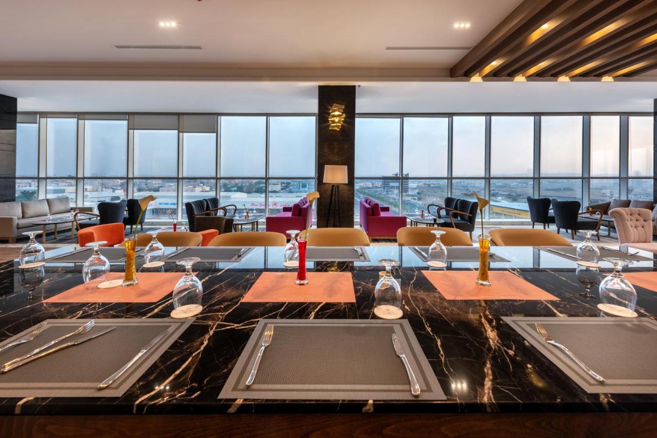 Nivel Hotel Abha Khamis Mushait Exteriör bild The lounge at the airport